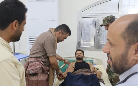 العميد سياف المعكر يتفقد جرحى اللواء السادس دعم وإسناد في المستشفى العسكري بعدن 