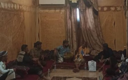 لقاء يجمع بين كل من قيادة المجلس الإنتقالي تبن والشيخ مهدي الصبيحي في ديوانه الكائن في بئر ناصر