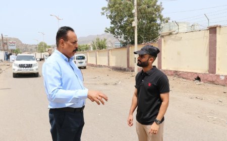 رئيس مجلس إدارة صندوق صيانة الطرق يتفقد عددًا من الشوارع الفرعية في مديرية صيرة بعدن