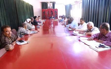 محافظ أبين يترأس اجتماعا لمدراء المرافق الايرادية