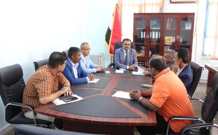 السلطة المحلية بحضرموت تعقد اجتماعًا طارئًا لمناقشة تدهور خدمة الكهرباء