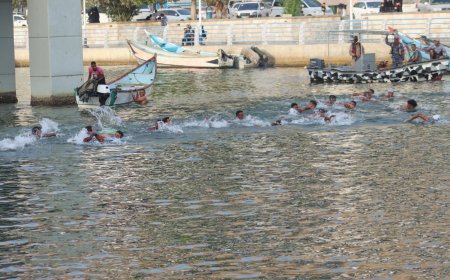 خور المكلا يشهد بطولة البلدة للسباحة في المياه المفتوحة للاعبي الأندية وهواة اللعبة