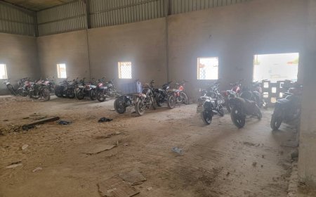 شرطة السير والدوريات تنفذان حملة لضبط الدراجات النارية المخالفة في المكلا