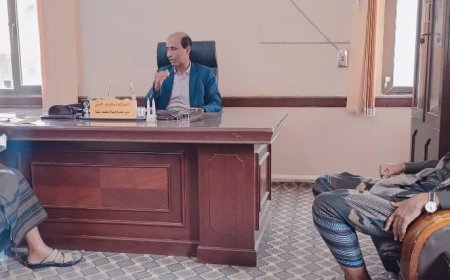 مدير عام تربية شبوة يلتقي مدير تربية ميفعة لمناقشة التحضيرات للعام الدراسي الجديد 2025-2026