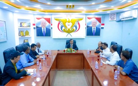 المحافظ بن الوزير يلتقي بعمادة كلية الطب بجامعة شبوة ويؤكد استمرار دعم السلطة المحلية للصرح الأكاديمي