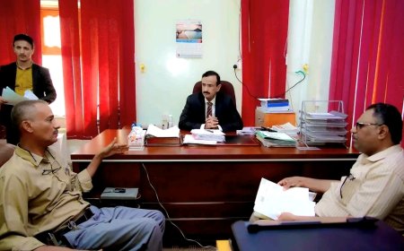 المحافظ بن الوزير، يوجه بتعزيز أداء المالية وتوريد الموارد إلى البنك المركزي ويشدد على محاسبة المخالفين