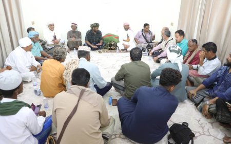 الشيخ بن حبريش يلتقي شخصيات اجتماعية ورؤساء أحياء واللجنة الشبابية بالمكلا