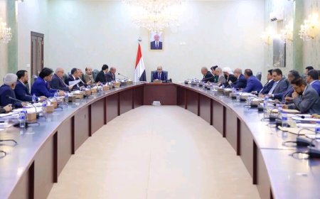 مجلس الوزراء يناقش التطورات الراهنة والأوضاع الخدمية ويستعرض تقرير البنك المركزي