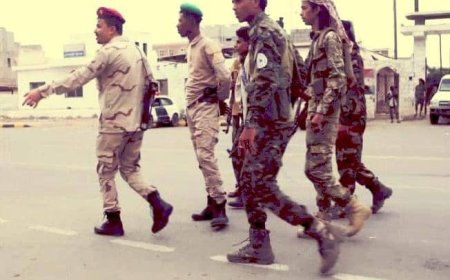 زنجبار.. قائد حزام زنجبار ينفذ نزول ميداني لتفقد النقاط الأمنية ويوجه برفع الجاهزية والانضباط