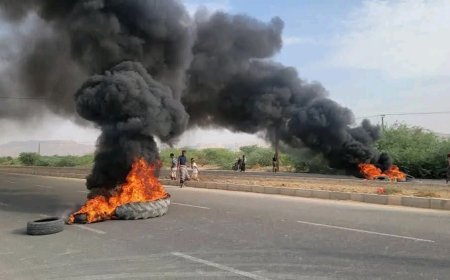 القطن.. تصعيد شعبي غاضب محتجون يقطعون الخط الدولي ويحرقون الإطارات تنديدًا بتردي الأوضاع