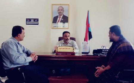 رئيس تنفيذية انتقالي أبين يناقش مستوى الخدمات وتحسين الأداء الخدمي في خنفر