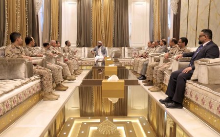 خلال ترأسه اجتماعا عسكريا.. المحرّمي: سقوط الحوثي بات وشيكاً والجيش على أهبة الاستعداد