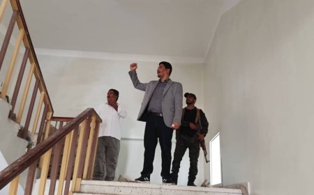 مدير عام البريقة " الشوبجي " يتفقد سير العمل بمشروع استكمال مبنى الأسر المنتجة