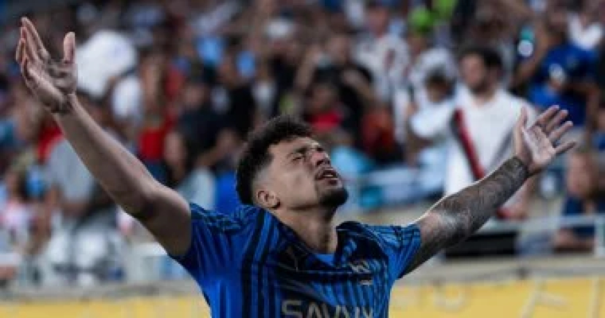 الهلال يضرب مانشستر سيتي بالهدف الرابع 4-3 في الدقيقة 112.