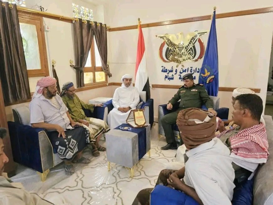 وفد من قبيلة آل بن عباد يلتقي مدير أمن شبام الرائد غلاب ويشيد بجهوده في ترسيخ الأمن
