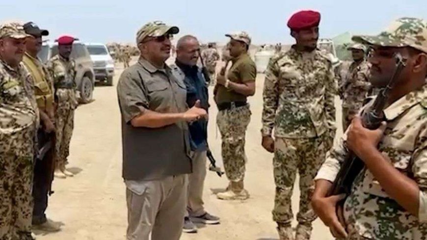 طارق صالح يتفقد تدريبات اللواء الثاني تهامة ويشيد بجاهزية المقاتلين ومعنوياتهم