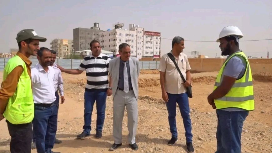 الامين العام يدشن الأعمال الإنشائية لمركز علاج سوء التغذية بمدينة عتق