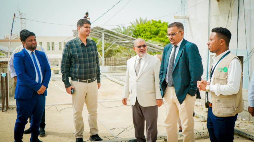 الأمين العام لمحلي حضرموت يدشن مشاريع الطاقة الشمسية لثلاثة مراكز صحية بالمكلا