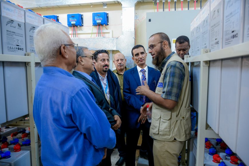 جامعة عدن تدشن مشروع الطاقة الشمسية لخمس من كلياتها