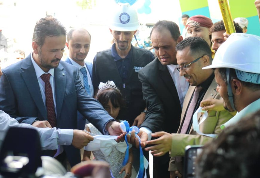 شركة الأخوين للتجارة العامة والتوريد تدشن العمل بتشغيل محطة الطاقة الشمسية ب"محطة سي فون " بساحل أبين