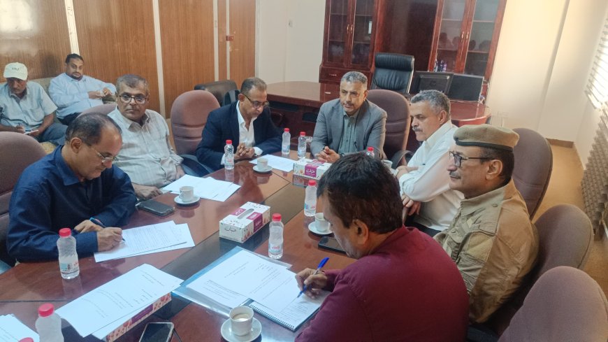 في اجتماع برئاسة نائب المحافظ : السلطة المحلية تؤكد الاستعداد التام لتنفيذ مشروع الحفاظ والتنمية المستدامة للأراضي الرطبة بالعاصمة عدن