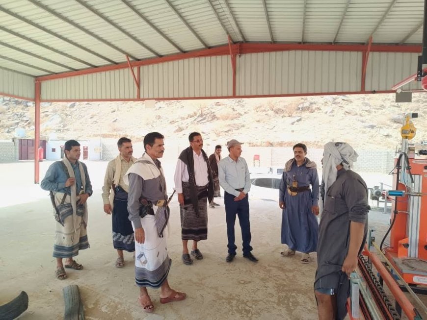 بتوجيهات المحافظ بن الوزير.. مديرا الغاز والتجارة يتفقدان محطات الغاز في بيحان