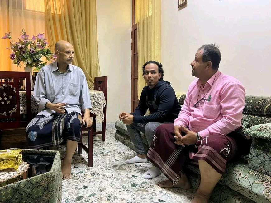 اطمأن على صحته.. السقاف يزور التربوي القدير زكي مسعد في الشيخ عثمان