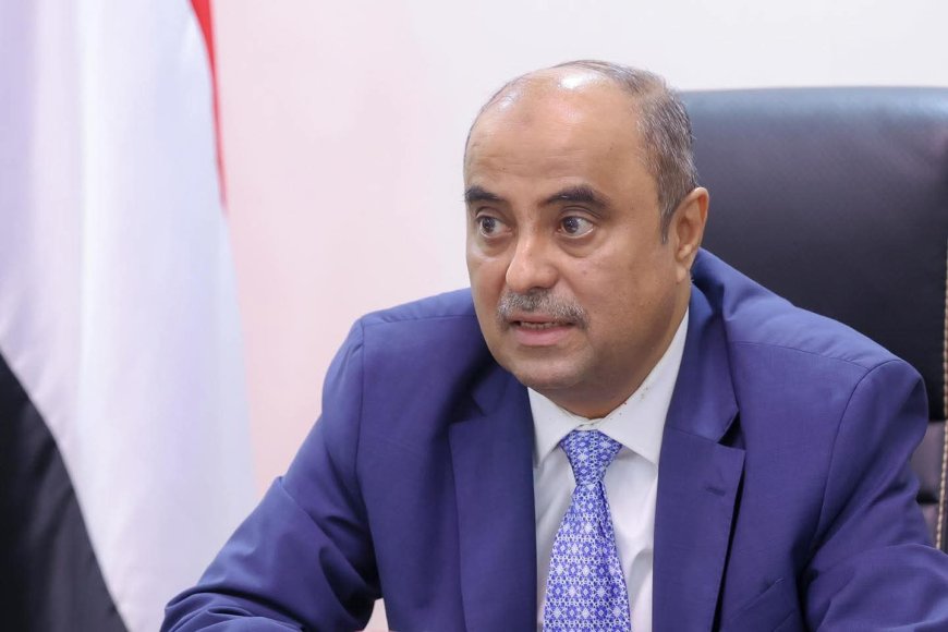 رئيس الوزراء يوجّه بصرف مستحقات الطلاب المبتعثين ويؤكد: الابتعاث أداة لبناء الكفاءات