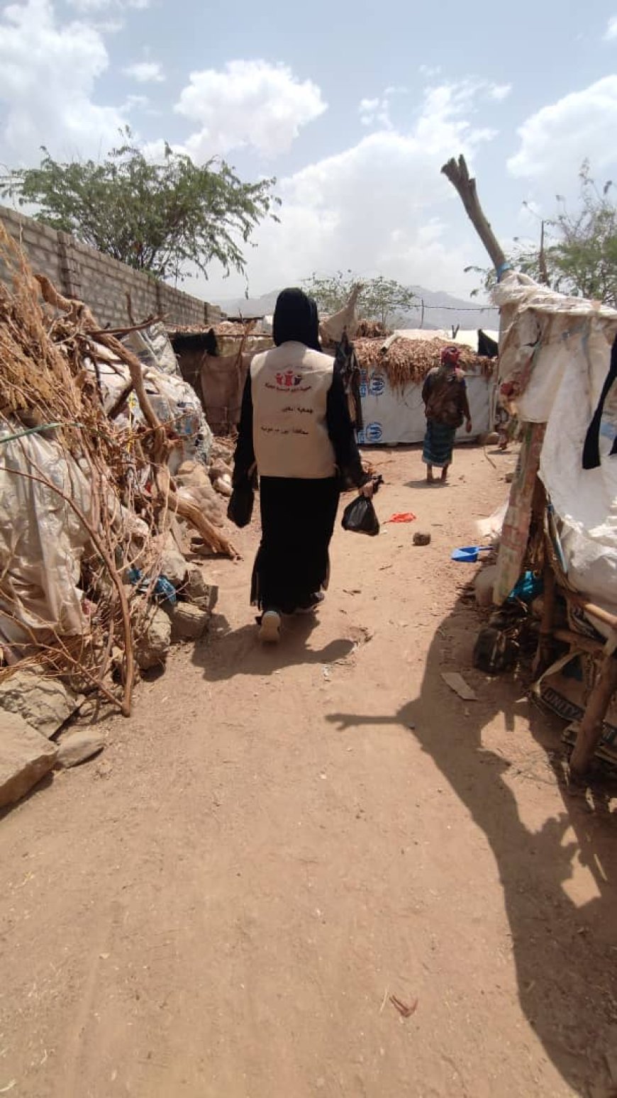 جمعية الخير النسوية بمودية توزع الثلج لـ40 أسرة نازحة بدعم فاعل خير