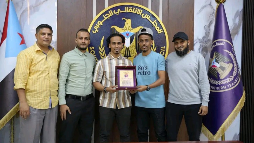 شباب وأبناء خورمكسر يكرمون الاستاذ مؤمن السقاف