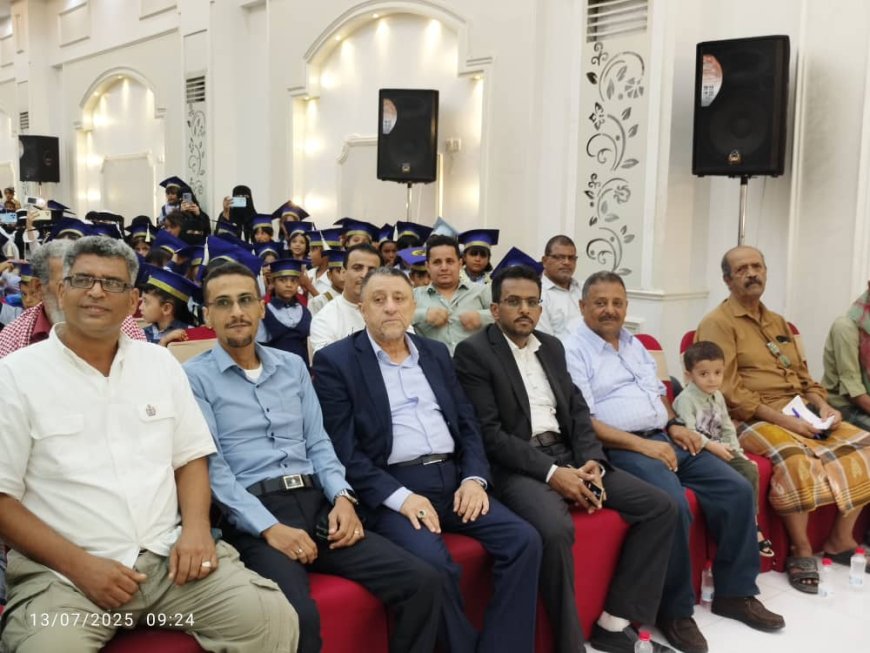 في حفل فني بهيج : مدارس الهدى الأهلية بزنجبار تكرم طالباتها المتفوقات