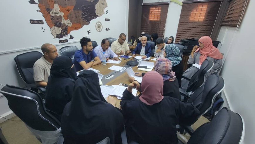 الوكيل الشبحي يترأس اجتماعاً موسعاً مع جميع طاقم قطاع السكان لمناقشة اللمسات الأخيرة لانطلاق حملة تعزيز صحة الأم والوليد