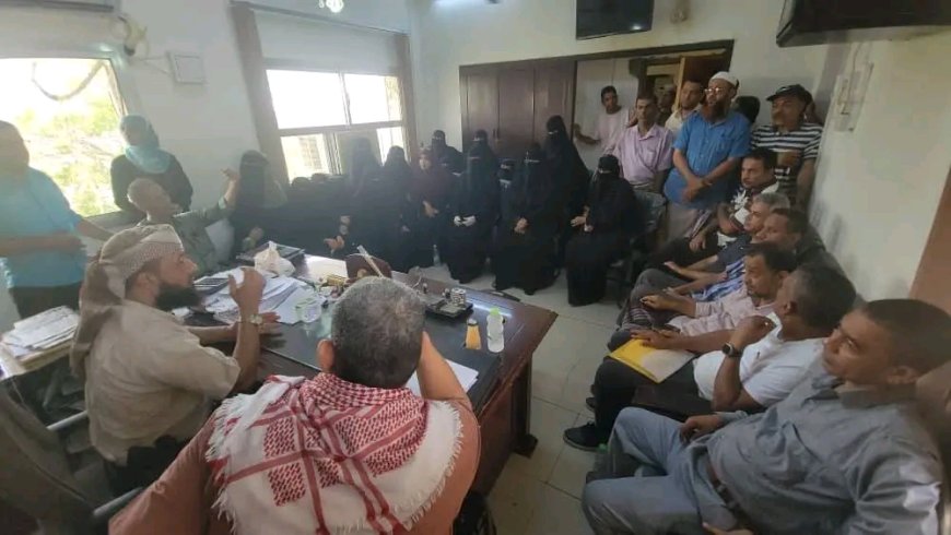 نائب وزير الأوقاف يزور مكتب الوزارة بعدن للإطلاع على سير العمل