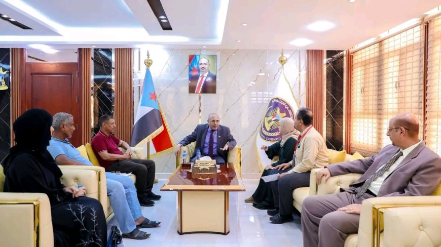 الكثيري يبحث مع قيادات قطاع التعليم سُبل إنقاذ العملية التعليمية في العاصمة عدن