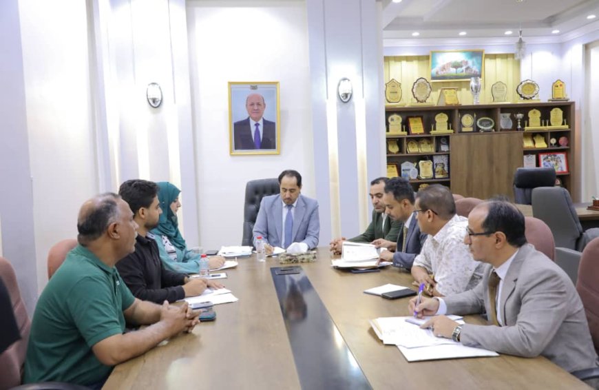 البكري يلتقي مدير عام مكتب الوزارة بتعز 
