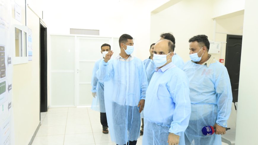 مدير عام دارسعد يتفقد سير العمل يمركز معالجة الإسهالات الذي يعمل ضمن مشروع الاستجابة الطارئة لوباء الكوليرا