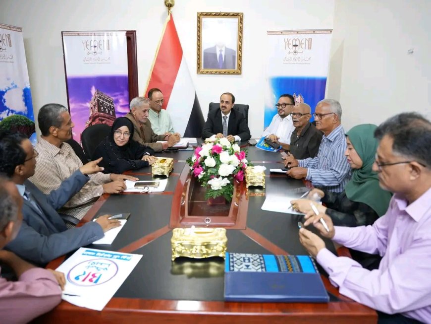 الإرياني يجتمع بالقيادات الثقافية والفنية لمناقشة الفعاليات المصاحبة لمهرجان شتاء عدن الثاني