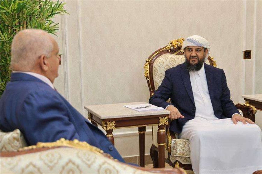 المحرّمي يوجه بصرف العلاوات والتسويات للموظفين واعطاء الاولوية للقطاعات التعليمية والصحية.