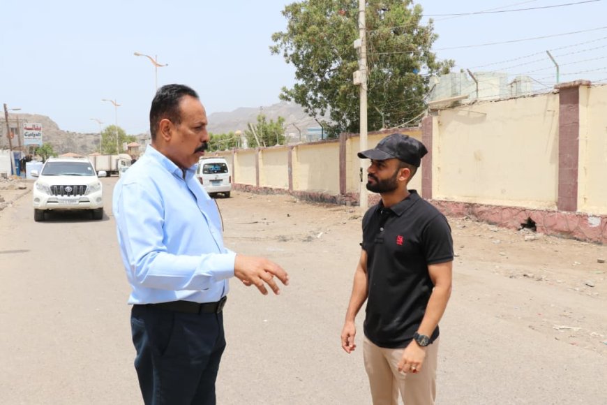 رئيس مجلس إدارة صندوق صيانة الطرق يتفقد عددًا من الشوارع الفرعية في مديرية صيرة بعدن