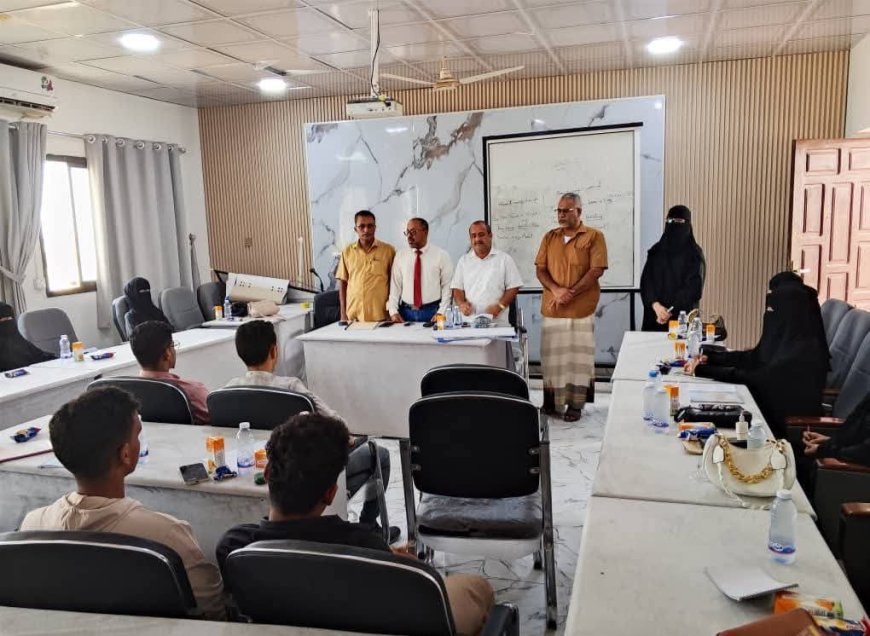 مركز التدريب بجامعة المهرة ينفذ دورة تأهيلية لتهيئة الطلاب لاختبار القبول في اللغة الإنجليزية