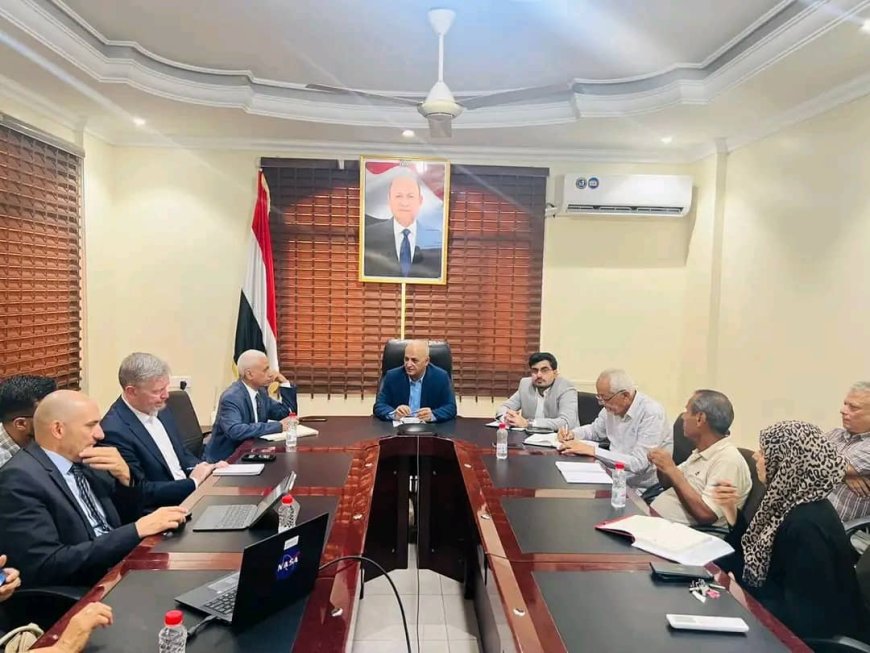 الشرجبي يبحث مع وفد البنك الدولي تعزيز قدرات قطاع المياه والبنية التحتية في اليمن