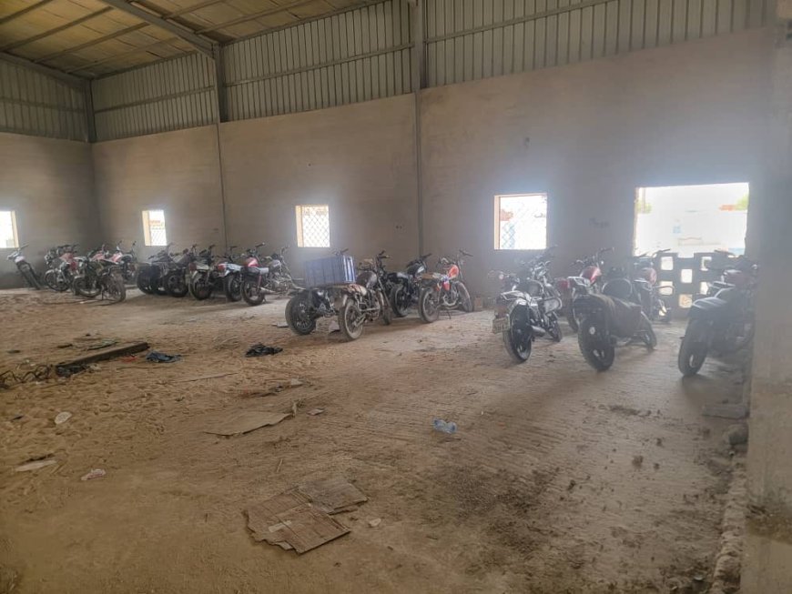 شرطة السير والدوريات تنفذان حملة لضبط الدراجات النارية المخالفة في المكلا