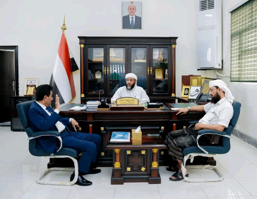 معالي وزير الأوقاف والإرشاد يستقبل سفير بلادنا لدى إندونيسيا ويبحث معه جهود التنسيق المشترك