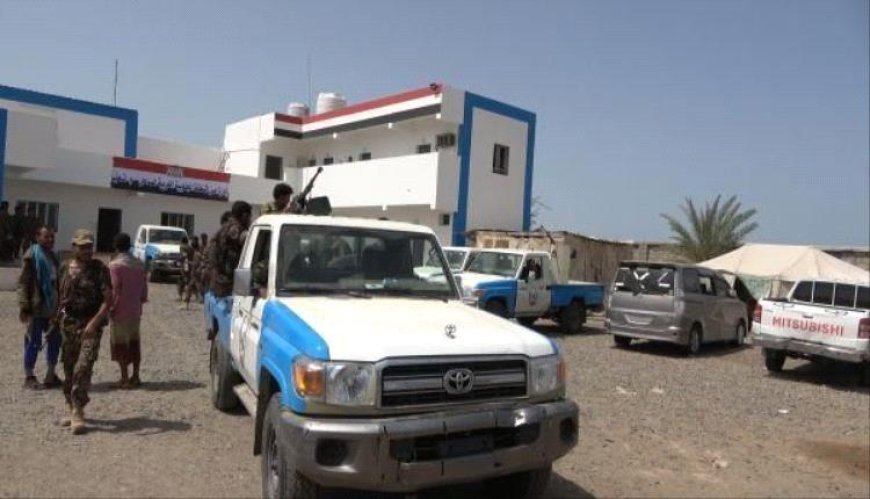 اثر زرع عبوة ناسفة انفجار طقم بمدينة المخا الساحلية