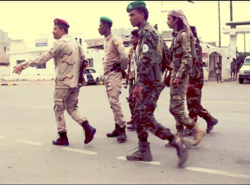 زنجبار.. قائد حزام زنجبار ينفذ نزول ميداني لتفقد النقاط الأمنية ويوجه برفع الجاهزية والانضباط