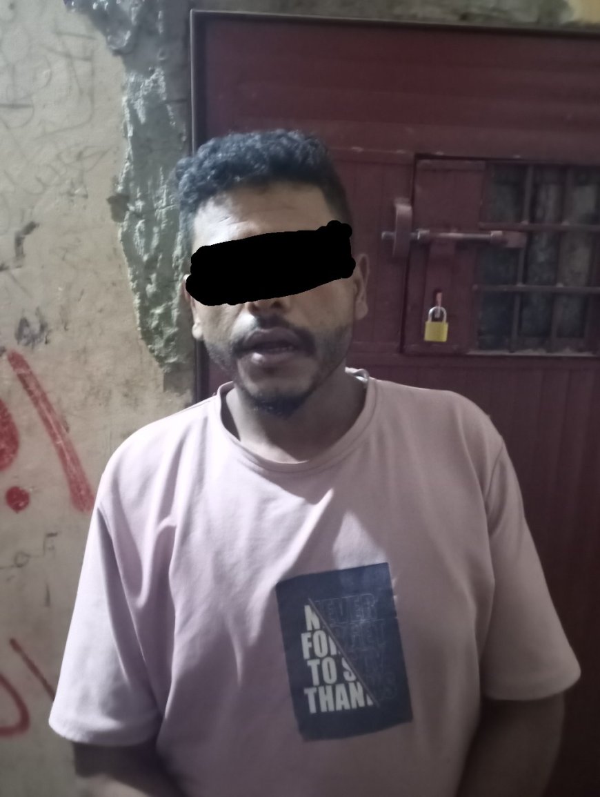 أمن لودر يلقي القبض على متهم بسرقة أسلاك الكهرباء.