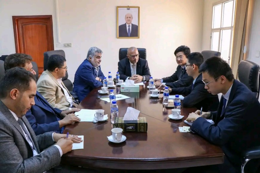 وزير التخطيط يبحث مع القائم بأعمال السفارة الصينية تعزيز التعاون والشراكة التنموية