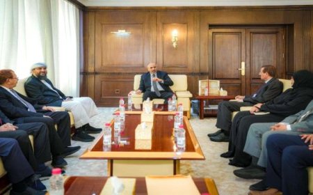 الرئيس الزُبيدي يوجّه بسرعة فتح محاكم العاصمة عدن وحل مطالب نادي القضاة وفقا للقانون