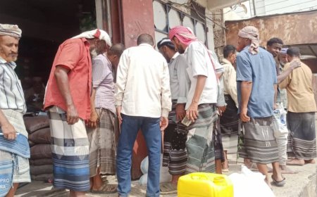 مكتب الصناعة والتجارة بمديرية الملاح يتفقد سير عمل المحلات التجارية