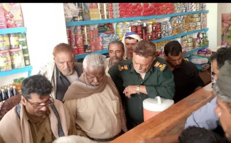 مدير عام ميفعة يواصل نزولاته الميدانية إلى أسواق المديرية لمراقبة حركة ضبط الأسعار